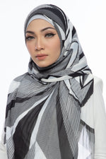 Load image into Gallery viewer, Pleats Please Prints Shawl
