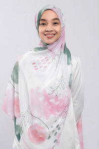 Sara Shawl White