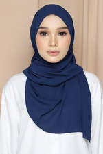 Load image into Gallery viewer, Flowy Shawl Regal
